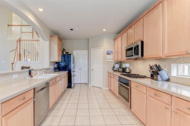 Building Photo - 1138 Jasons Bend Dr