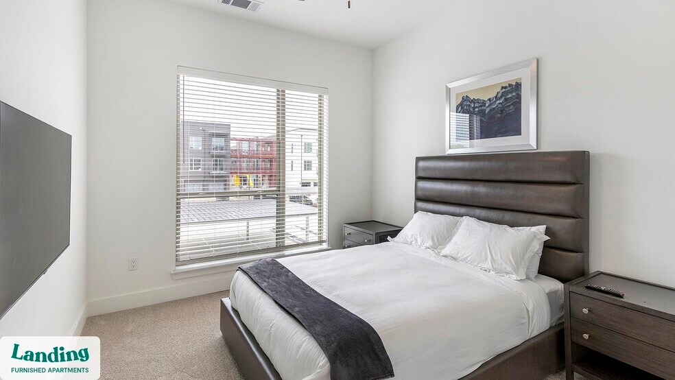 Building Photo - 650 E Sycamore St