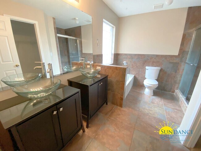 Building Photo - Beautiful 4 Bedroom Home with In-Ground Po...