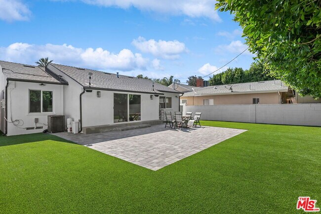 Building Photo - 12849 Tiara St