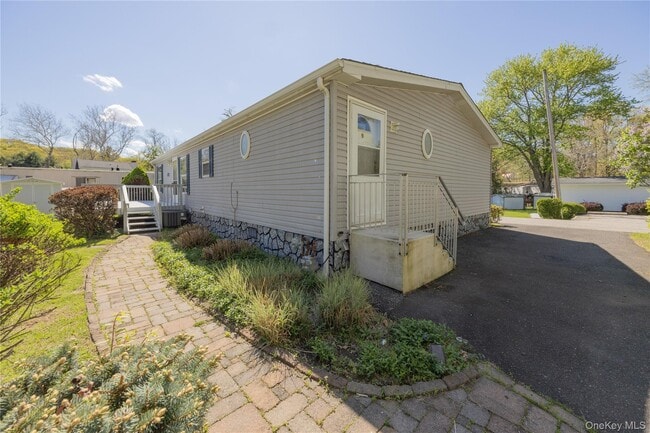 Building Photo - 39 Cedar Flats Rd