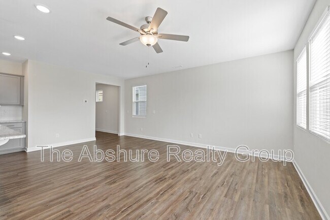 Building Photo - 35 Village Edge Dr