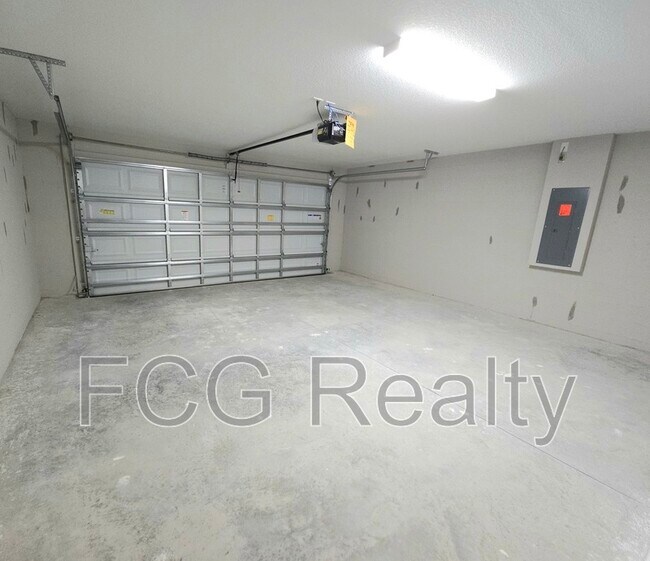 Building Photo - 85 Oak Circle Pass