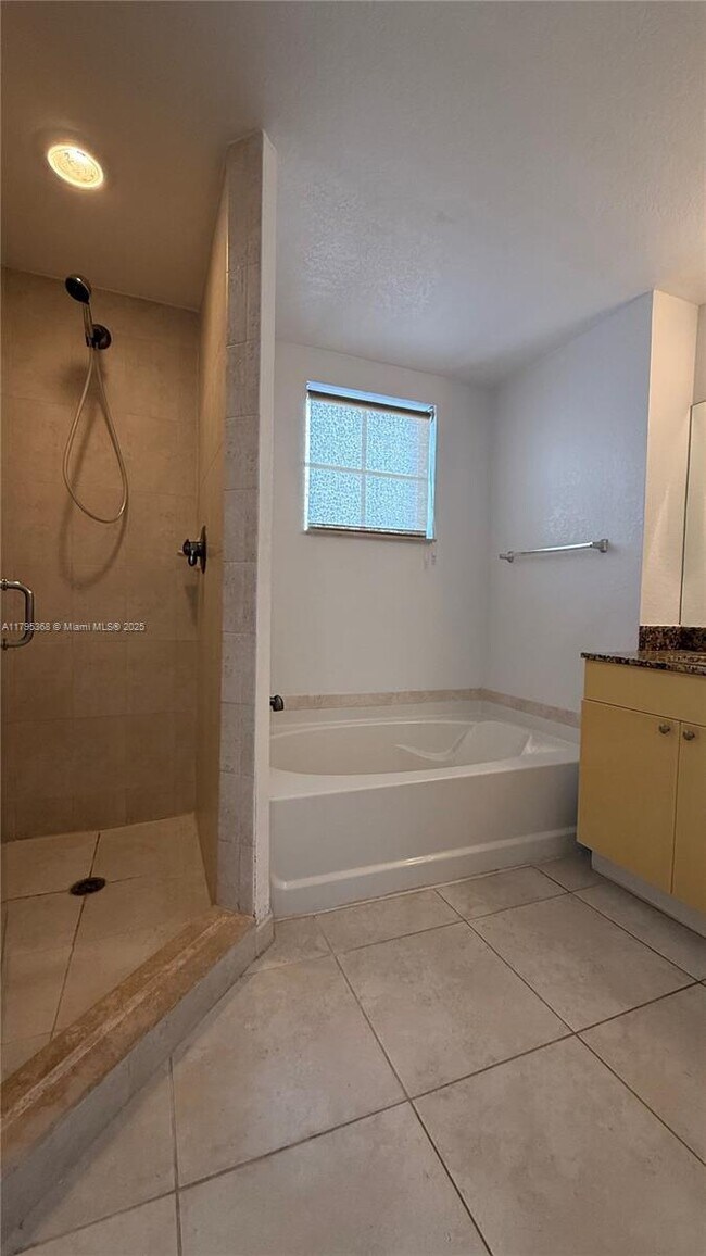 Building Photo - 1830 Radius Dr