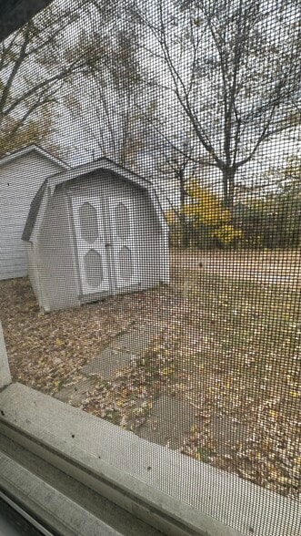 Shed - 818 Drover St