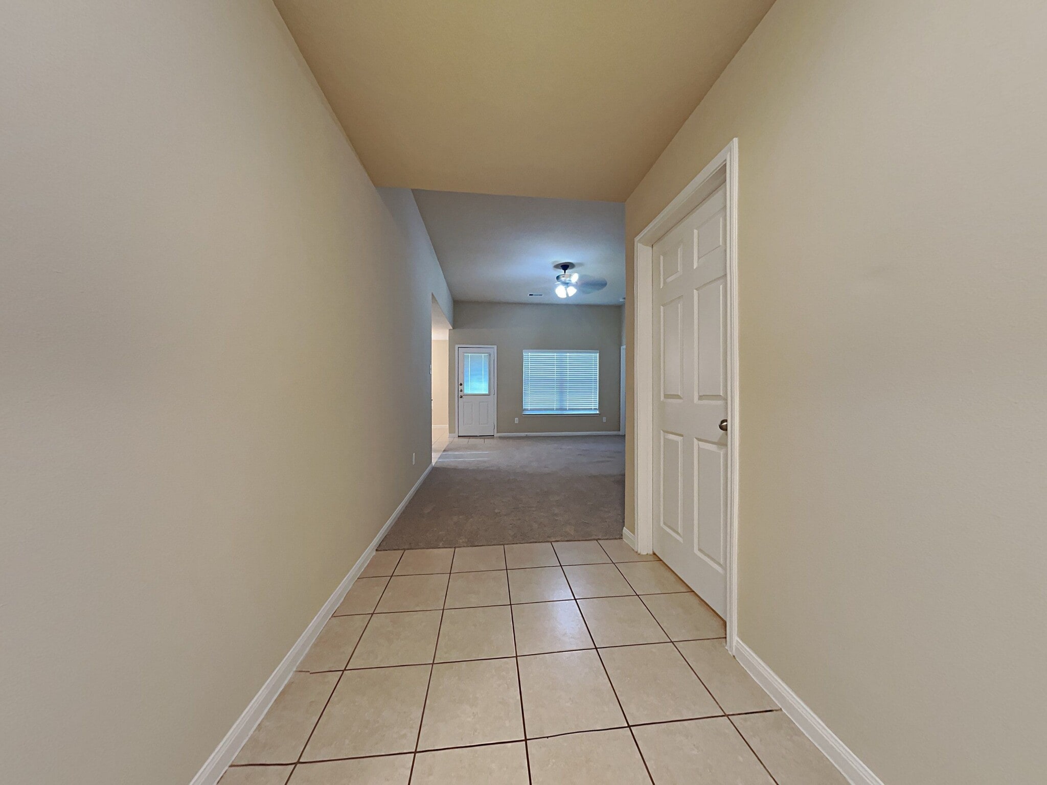 Building Photo - 923 Marigold Rd