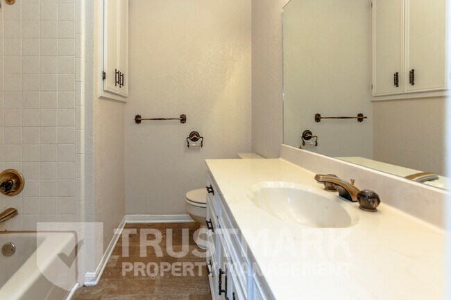 Building Photo - 1905 Elk Trail