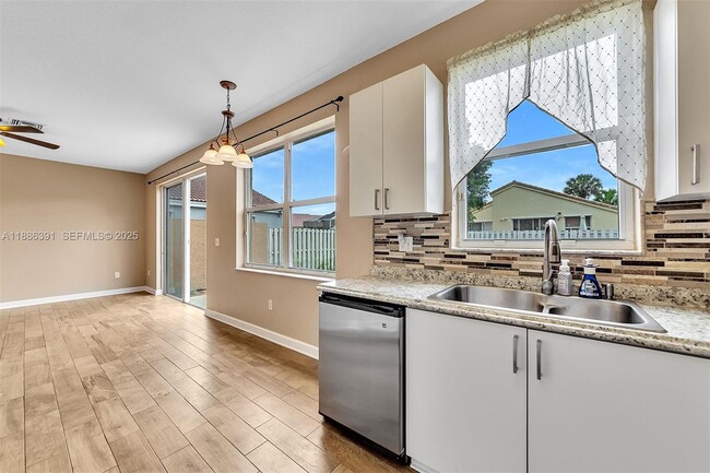 Building Photo - 15740 NW 16th Ct