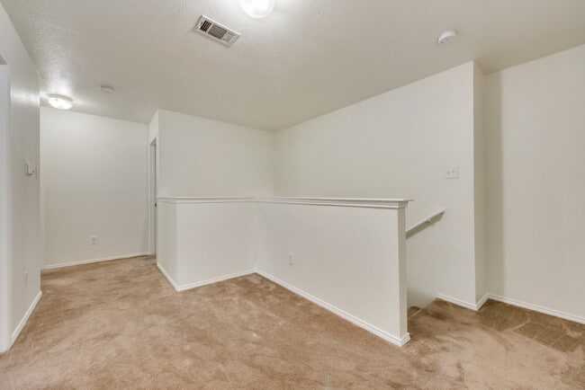 Building Photo - 1161 Condor Dr