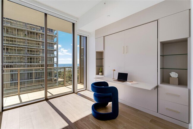 Building Photo - 2678 Tigertail Ave