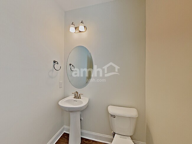 Building Photo - 445 Charity Ln