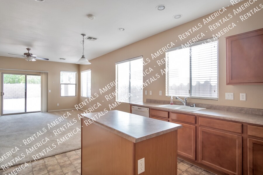 Building Photo - 4451 E Moreno Ct