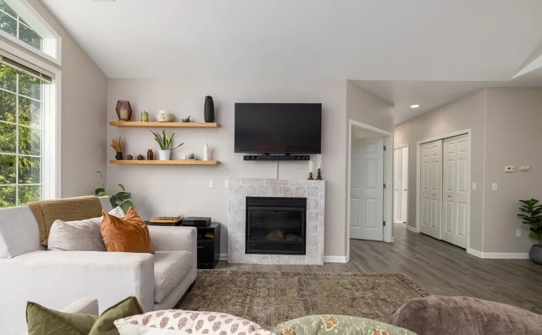 Building Photo - 3301 Park Ln