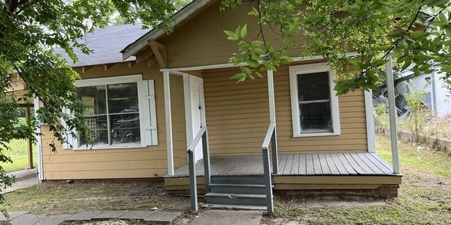 Primary Photo - 713 South 10th Street