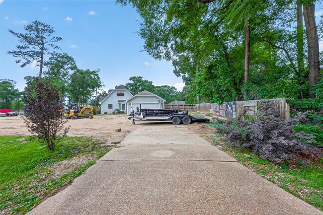 Building Photo - 30207 E Geneva Dr