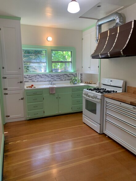 Building Photo - 1509 Estudillo St
