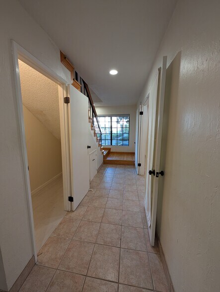 Building Photo - 12815 Caswell Ave