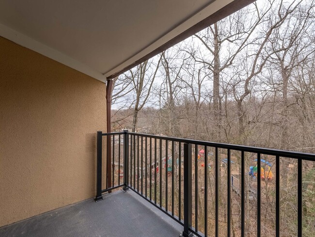 Building Photo - Stunning Reston Condo Awaits You