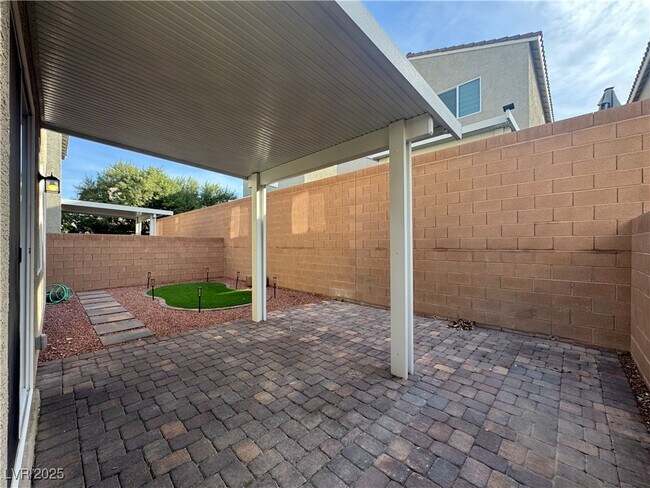 Building Photo - 8957 Eudora Ave