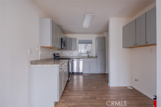 Building Photo - 2254 Riverside Dr