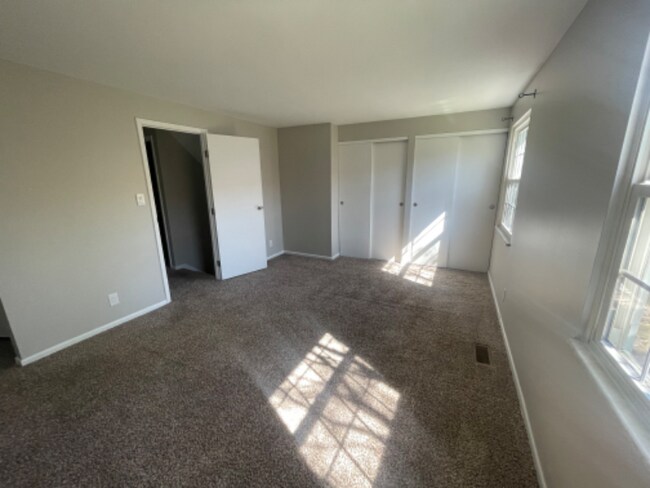 Building Photo - 2109 Wellington Ct