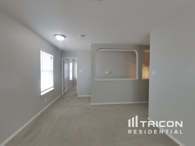Building Photo - 6652 Richland Pl