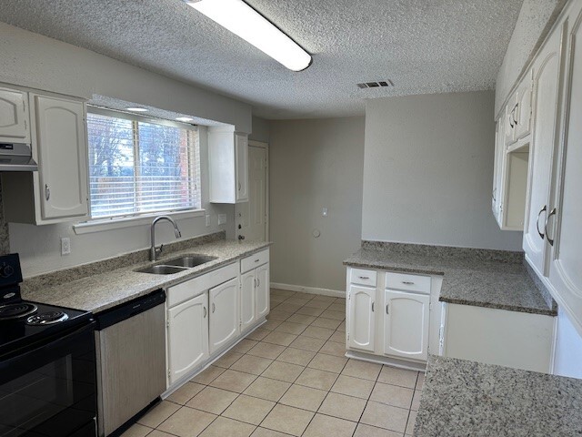 Building Photo - 23711 Farm Hill Dr