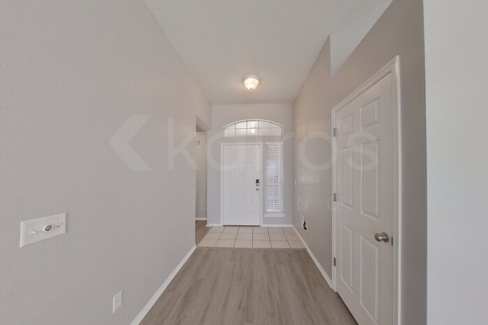 Building Photo - 113 Great Oaks Dr