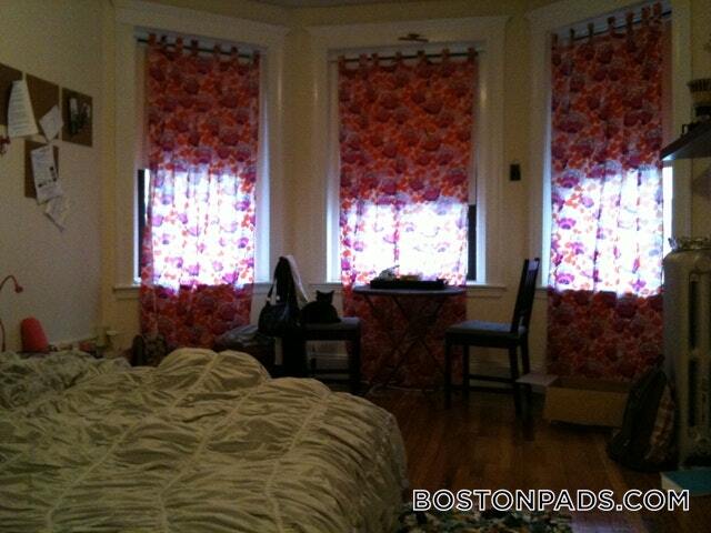 Building Photo - 115 St Stephen St