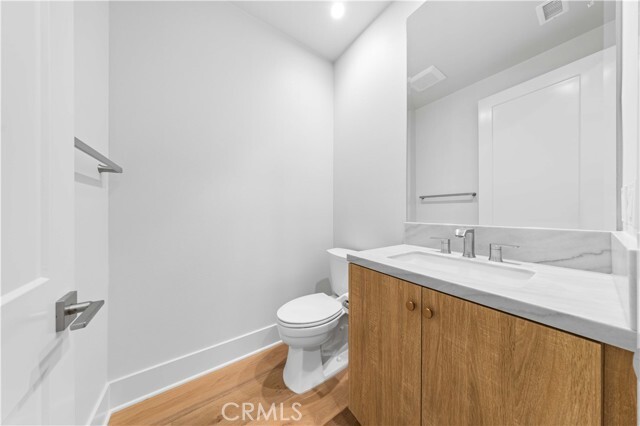 Building Photo - 233 Pinnacle