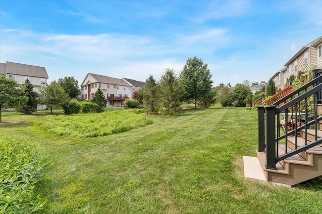 Building Photo - 3B/2.5B End Unit Townhome in Penns Manor A...