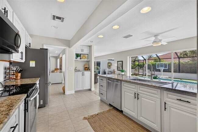 Building Photo - 567 Bird Key Dr