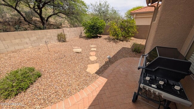 Building Photo - 62218 E Sand Crest Dr