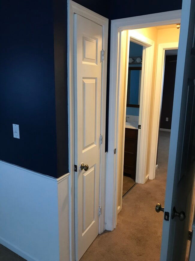 Building Photo - 16 Bowstring Way