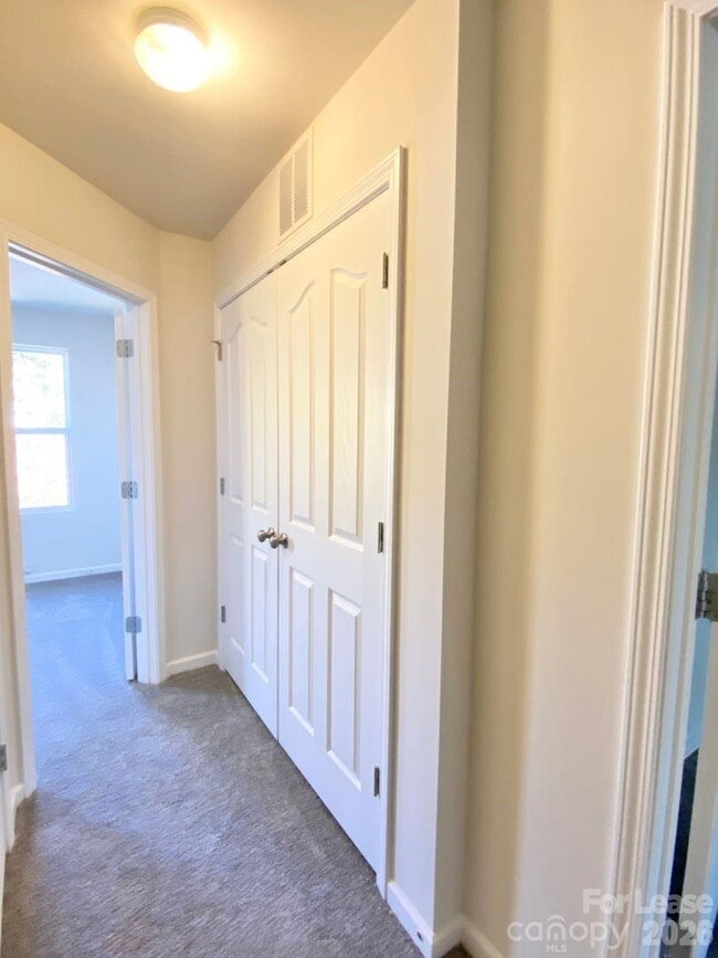 Building Photo - 320 Peachtree Rd