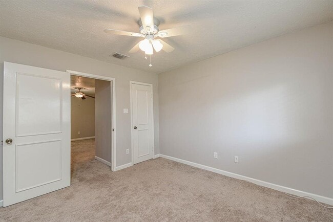 Building Photo - 15419 Swan Creek Dr