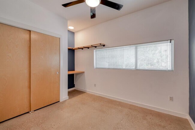 Building Photo - 5517 Agatha Cir