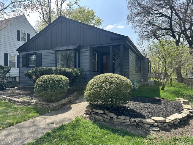 Primary Photo - 834 Gardner Rd
