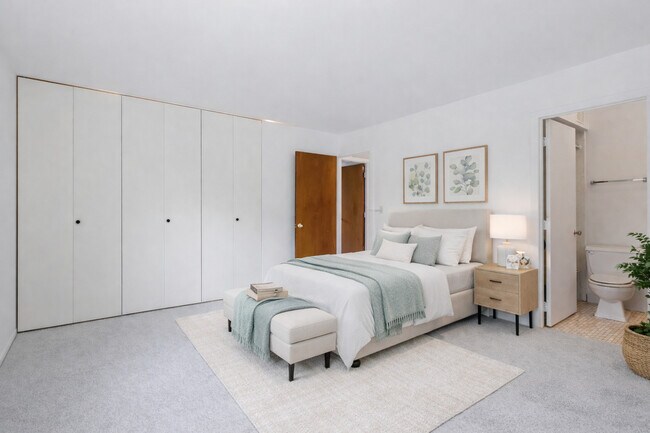 Building Photo - 2650 Brookwood Way Dr