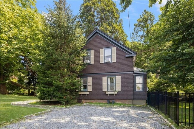 Building Photo - 37 Concord Dr