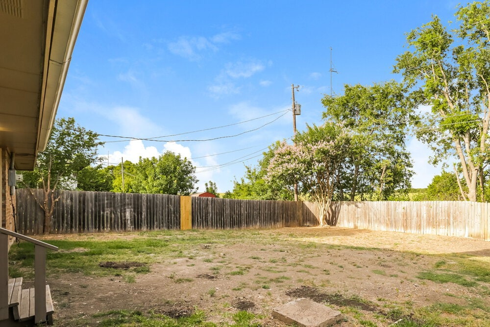 Building Photo - 2110 Mesa Wood Dr