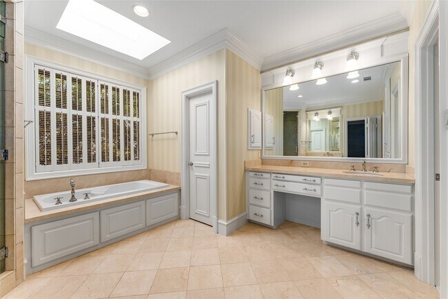 Building Photo - 3901 Hanover St