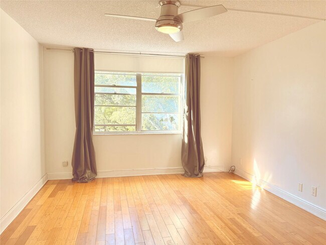 Building Photo - 2998 NW 48th Terrace