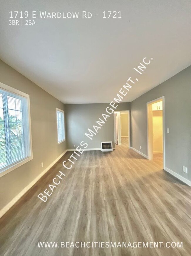 Building Photo - 3-Bedroom, 2-Bathroom Remodeled Lower-Leve...