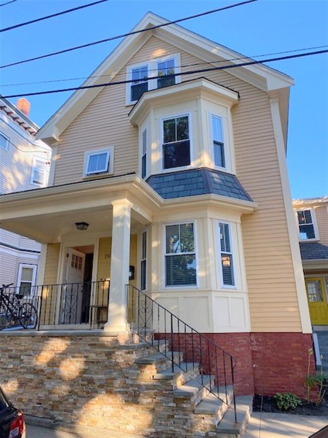 Primary Photo - 19 Loring St