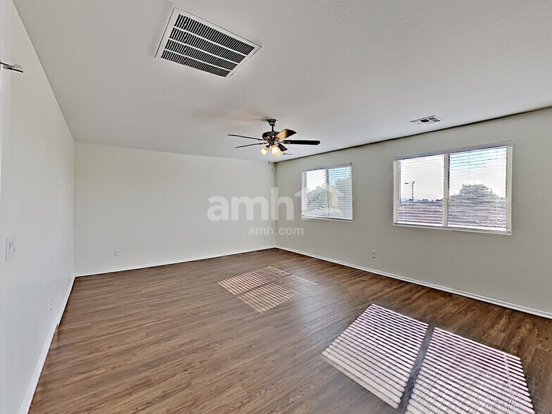 Building Photo - 17305 W Woodlands Ave