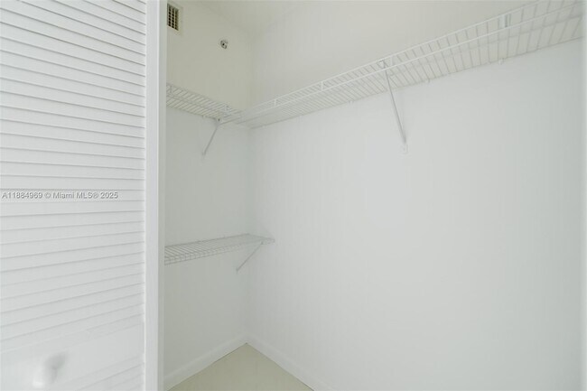 Building Photo - 31 SE 5th St