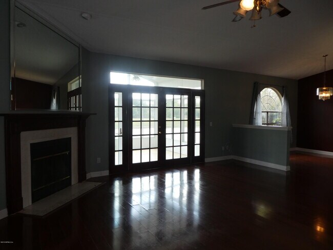 Building Photo - 8804 Ivymill Pl N