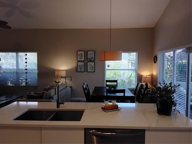 Building Photo - 7450 Trescott Dr