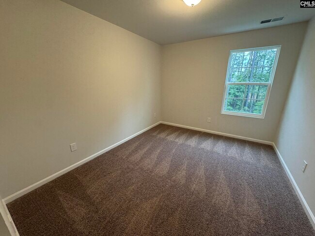 Building Photo - 3026 Hallsdale Dr